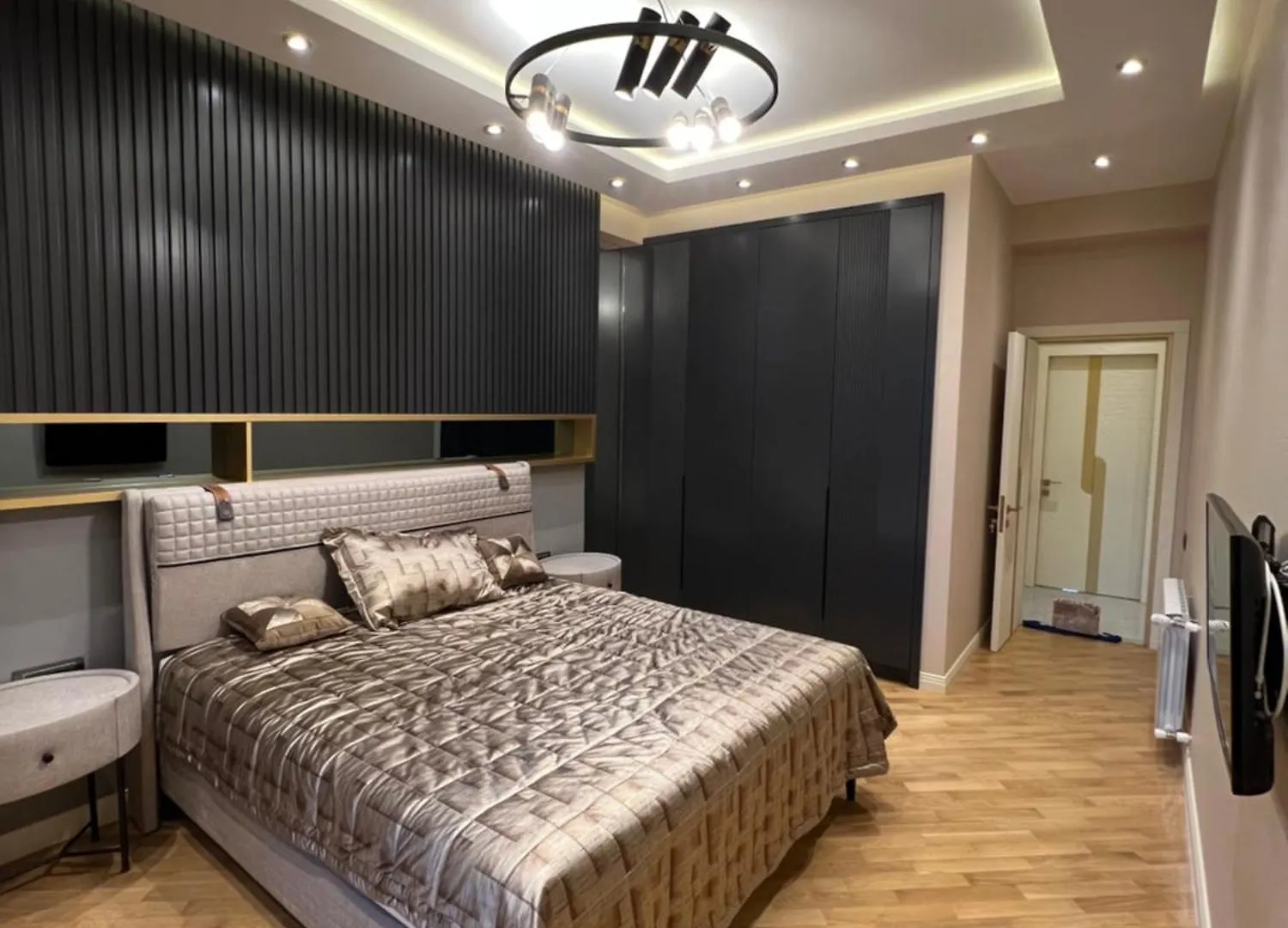 Luxary Home Millennium Baku Apartment