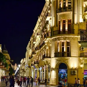 The Center فندق